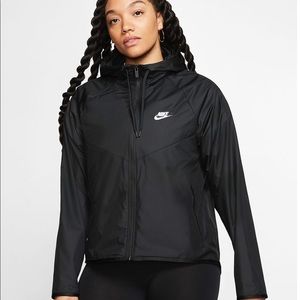 NWT Nike Sportswear Windrunner